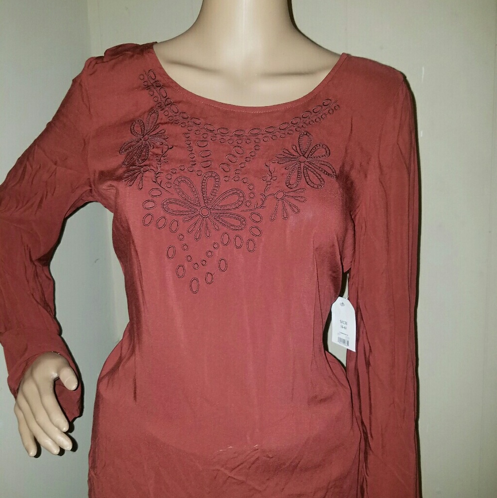 Blouse for women, with decoration on the front